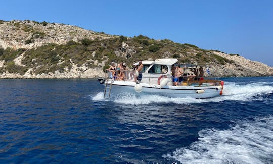 Creta Mare 30' Captained Charter in Agios Nikolaos