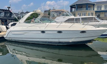 40' Maxum Marine Party Yacht available for charter in Toronto!