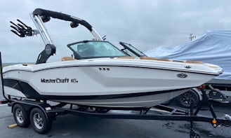 2022 20ft MasterCraft for Skiing or Surfing Fun!