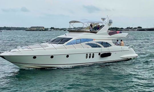 Azimut Flybridge 50ft Yacht for An experience in the ocean you will never forget!