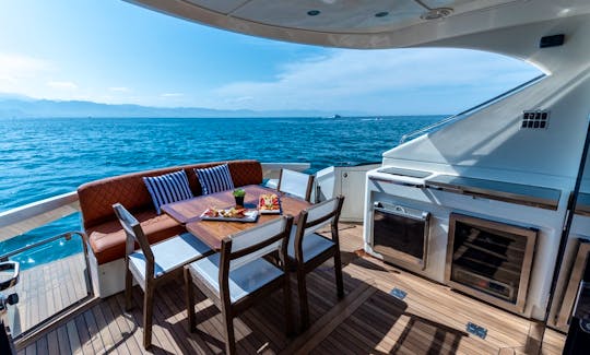 Brand new Marquis 60 in Puerto Vallarta with food and drinks