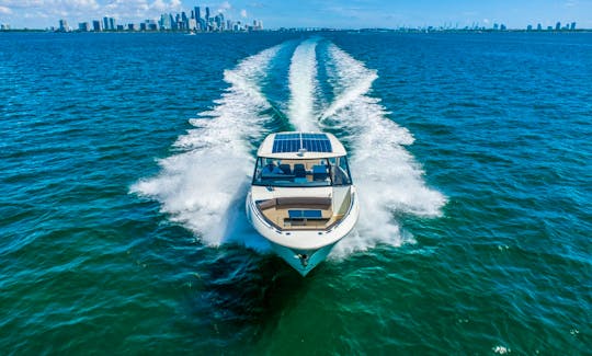 40' Neo Greenline Luxury Yacht