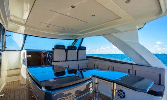 40' Neo Greenline Luxury Yacht