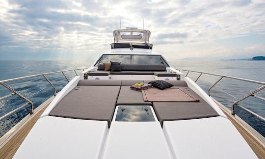 68' Azimut Luxury Yacht