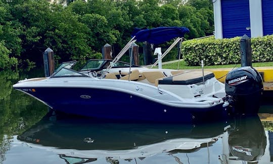 2022 Sea Ray 21ft Bowrider for the endless summer waterways!!