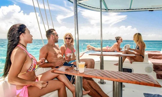 Alquile este catamarán de crucero de 53 pies para una fiesta en barco en Cancún, Quintana Roo