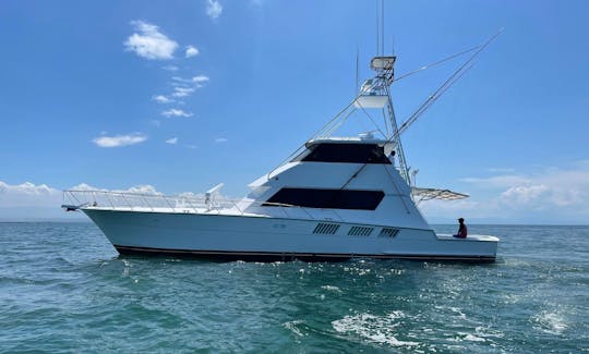 Hatteras Sportfisher 65ft Luxury Fishing Yacht for Charter in Jacó