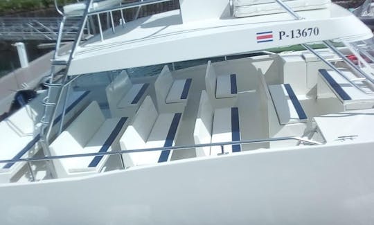 Croisière en catamaran à moteur personnalisé de 39 pieds pour une aventure à Jacó