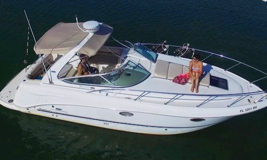 2009 Chaparral Signature Motor Yacht for Sightseeing in Miami, Florida