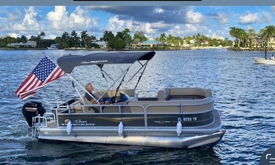 2022 NEW Suntracker Party Barge 18 Pontoon for Rent in Fort Lauderdale