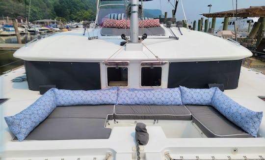Enjoy Spacious Sailing with our Large Catamaran on the Beautiful Hudson River!