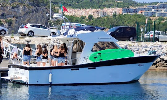 Private classic yacht in Sesimbra