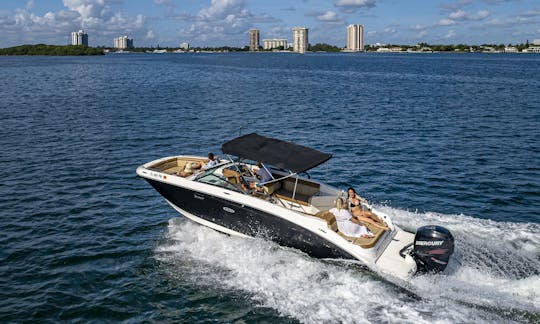 **NEW** Sea Ray Sundeck 28ft sport Deck Boat up to 10 people in Miami Beach