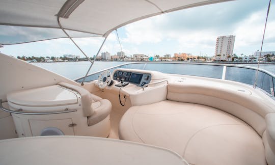 This elegant AZIMUT 55 is the perfect choice for your celebration