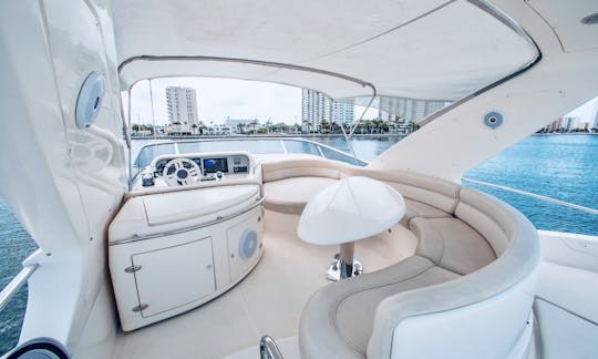 This elegant AZIMUT 55 is the perfect choice for your celebration