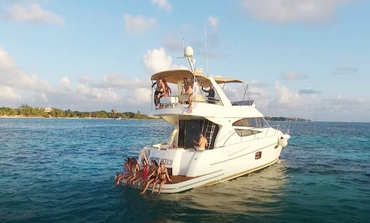 Alquile este increíble barco de 15 pies para 15 personas/MIN 6 HORAS GRATIS EN JETSKI