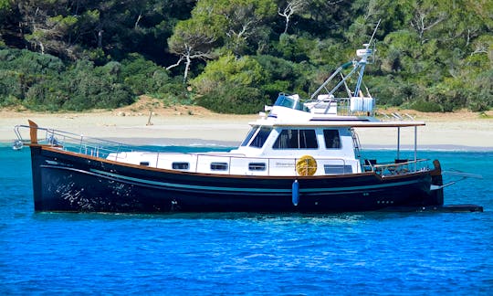 Charter 52' Menorquin 160 Fly Motor Yacht Rental in Manacor, Illes Balears