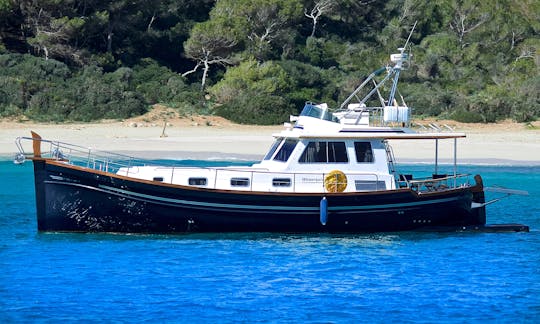 Charter 52' Menorquin 160 Fly Motor Yacht Rental in Manacor, Illes Balears