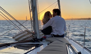 Incrível passeio de barco compartilhado ao pôr do sol em Lisboa