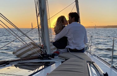 Beautiful Sunset Sailing Tour in Lisbon