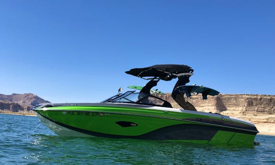 2018 Centurion Ri 217 Wakeboat for Charter in Phoenix