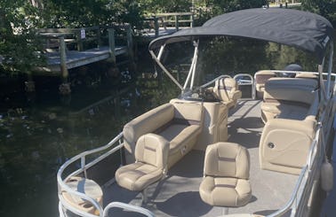 26ft Suntracker Pontoon for rent in Clearwater, Florida