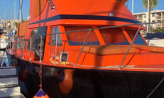 Tollycraft Tri Cabin 34’ Power Yacht In Marina Del Rey