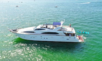 100ft Azimut Mega Yacht with a Jacuzzi in the heart of Miami!!
