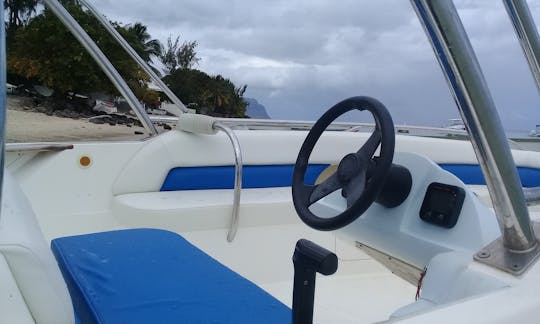 Aluguel de barcos de convés em Rivière Noire