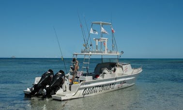 Viagens de pesca emocionantes em barco semicabinato de 34 pés com 2 capitães a bordo em Nosy Be, Madagascar