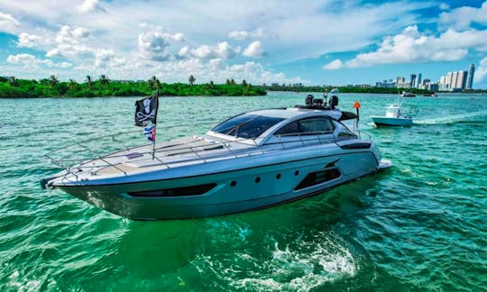 65ft Azimut Luxury Motor Yacht in Miami Beach Marina!!
