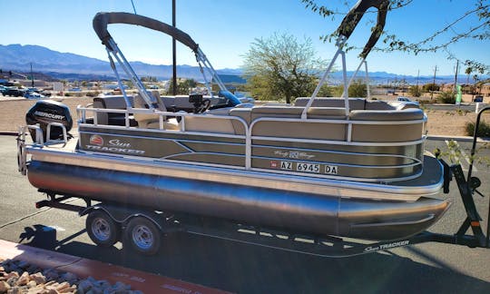 Awesome 2018 Sun Tracker 20DLX Party Barge- Full boat one piece Bimini