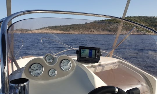 Quicksilver 555 Commander Deck Boat Rental in Rogoznica, Croatia