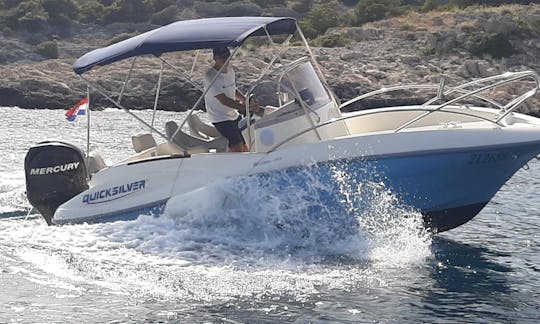 Quicksilver 555 Commander Deck Boat Rental in Rogoznica, Croatia