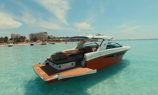 40' Sea ray motor yacht in Cancún