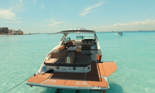 40' Sea ray motor yacht in Cancún