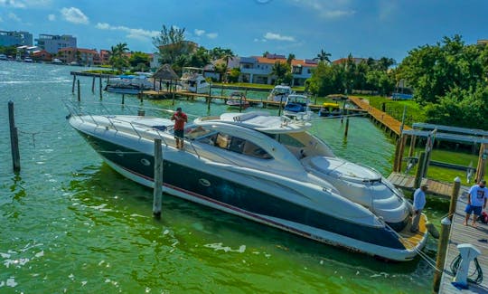 60 'Sunseeker Motor Yacht in Cancún, Quintana Roo