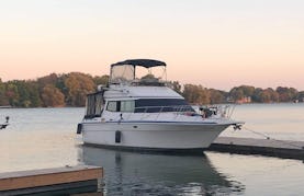 Trent Severn Waterways Boat Charters On Chris Craft 322 Catalina Yacht