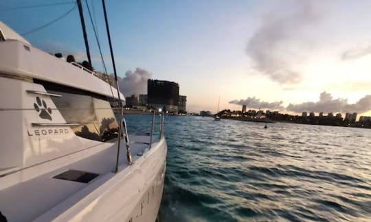 45' Leopard Luxury Catamaran Charter in Cancún