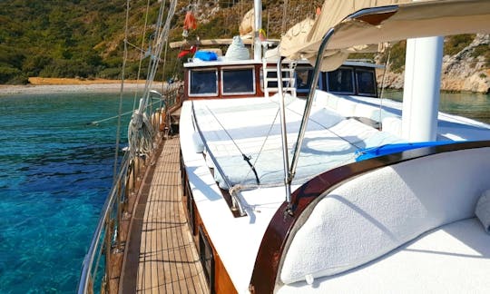 Goleta cómoda «Techne» Bodrum con capacidad para 16 pasajeros