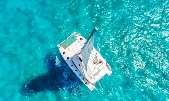 Sailing Catamaran for 25 people for rent in Cancún