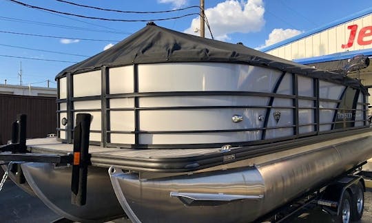 Trifecta Luxury Pontoon with Xi5 trolling motor for rent on Lavon Lake