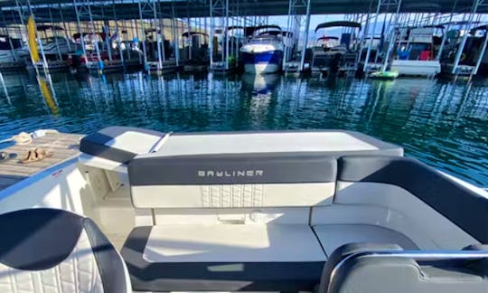 Cruise the San Diego Bay with this 2021 21ft Bayluner VR5 Bowrider