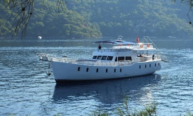 82ft Cruising Motor Yacht for Charter in Gocek