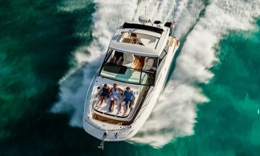 Large 35' Luxury boat in Fort Myers, Florida