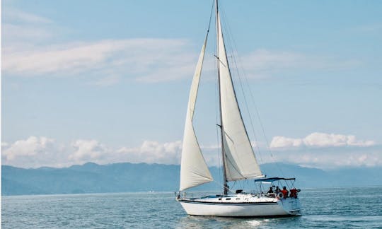 Discover The Bay on a Sailboat Hunter 40 in Puerto Vallarta