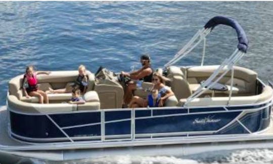 26FT- 13 PASSENGER PONTOON PARTY BARGE AWESOME BOAT! BBQ ON BOARD $150 AN HOUR DURING THE WEEK MONDAY THRU THURSDAY