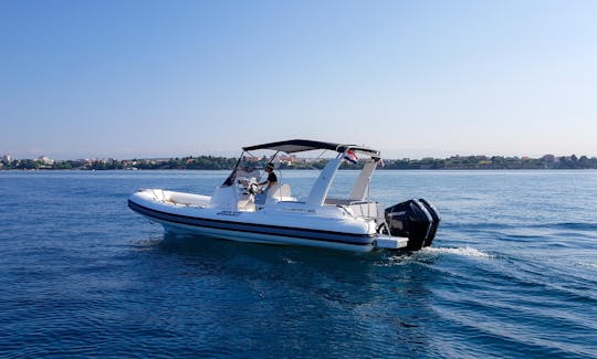 Bateau Joker CLUBMAN 28 + 2x200 Mercury à louer à Sukošan, nous pouvons livrer le navire de Pag à Split