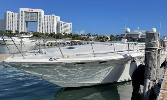 Amazing Huge Sea Ray 60ft for up to 27 people in Cancún, Quintana Roo