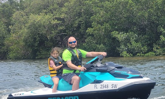 Explore Cape Coral on our New Seadoo Jet Skis with No Boundaries